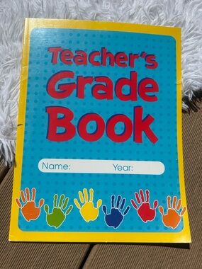 🩶5/$30 Teacher's Grade & Record Book from Target